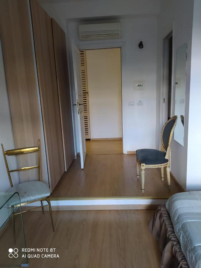 Vanity Apartment - 4 Bedrooms With 4 Bathrooms - Ac & Wifi Рим Екстериор снимка