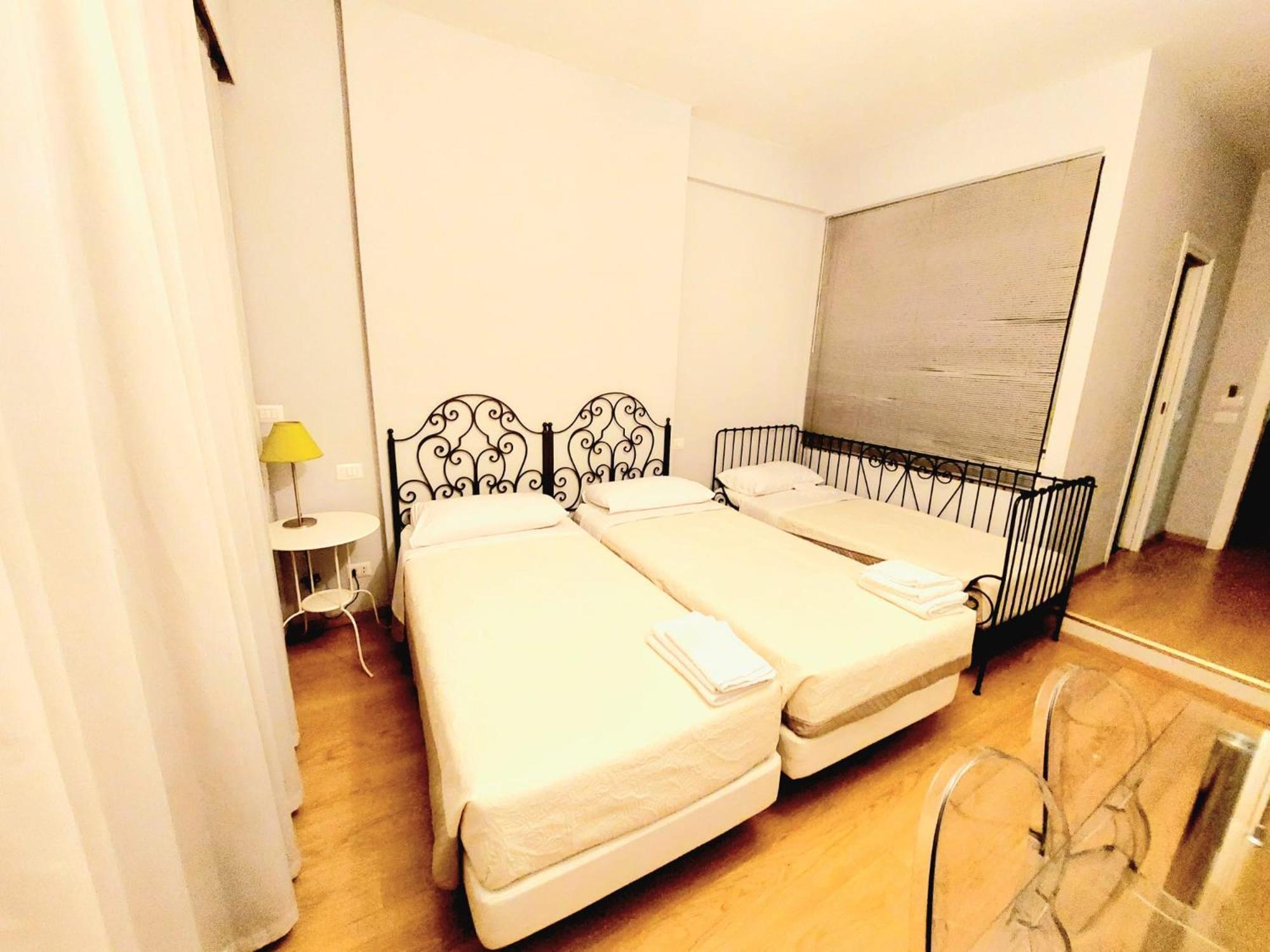 Vanity Apartment - 4 Bedrooms With 4 Bathrooms - Ac & Wifi Рим Екстериор снимка